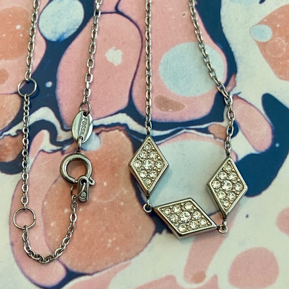 🔴SOLD🔴 
Fossil triple diamond necklace